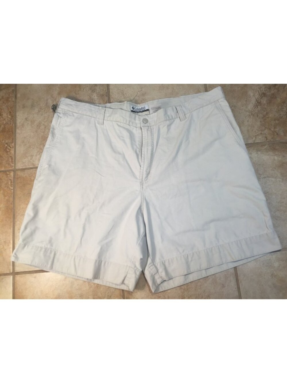 Columbia Mens Beige Cargo-Style Casual Shorts Size 42 Cotton Blend Pockets U31c